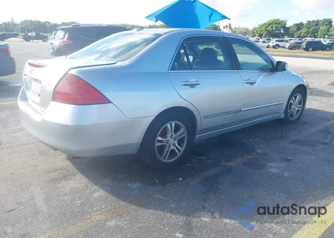 2007 Honda Accord 2.4 Ex z USA, uszkodzony, nr VIN 1HGCM56847A204642